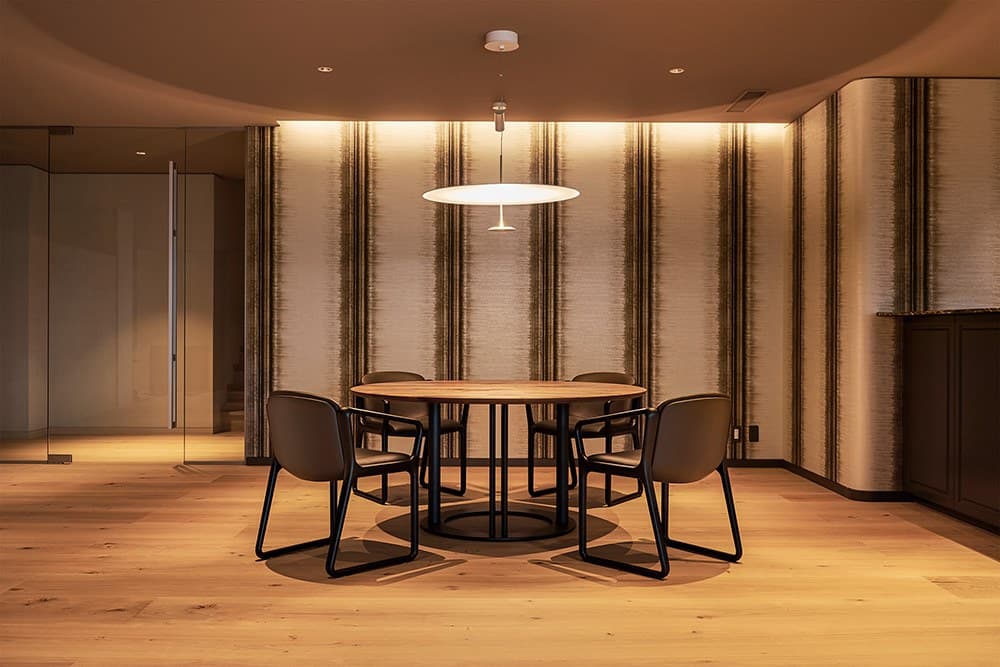 Warm contemporary residential interior