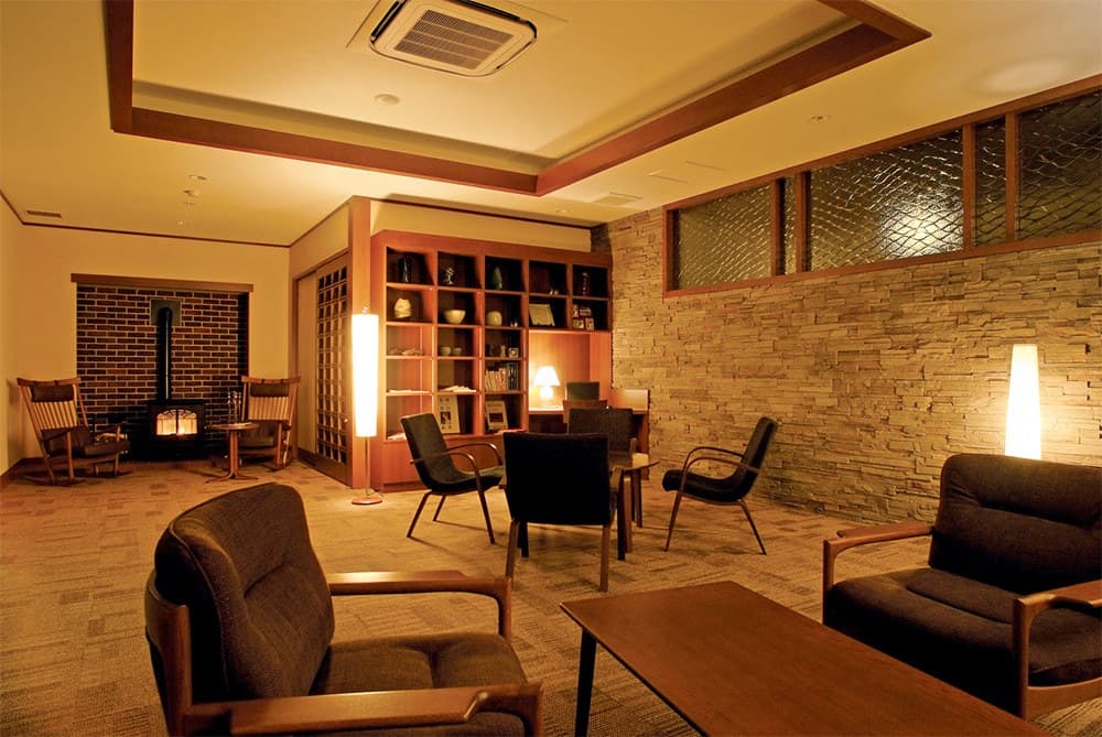 Lakeside Villa Suimeikaku — Conde House