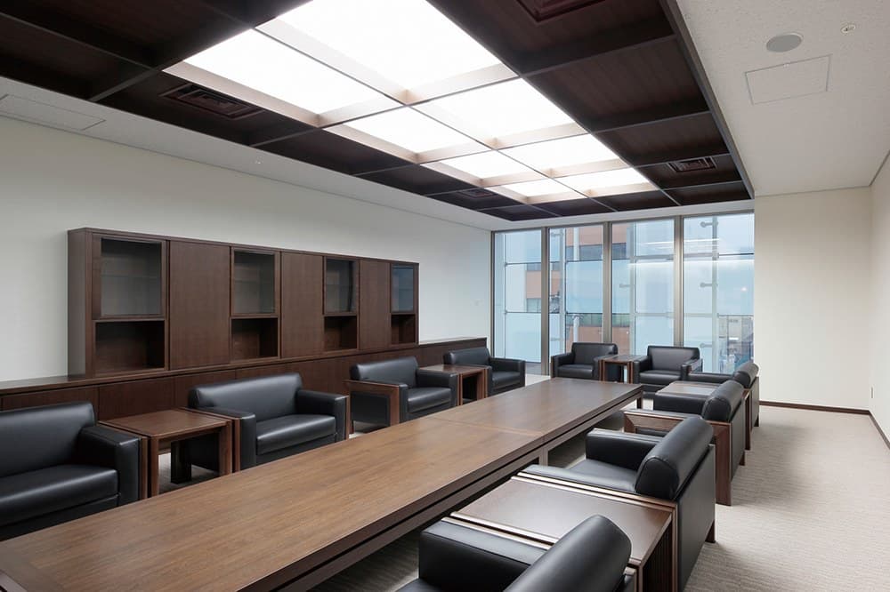 Tomakomai Shinkin Bank — Conde House