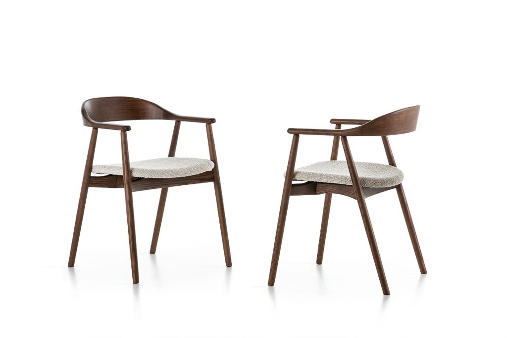 Isa Chair — View 01