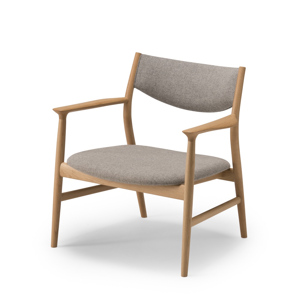 [BNR-4833] Kamuy Lux Easy Chair (Upholstered Back) (Japanese Oak, F3)